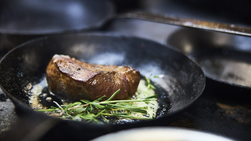 Flair Hotel Grüner Baum Steak in Pfanne