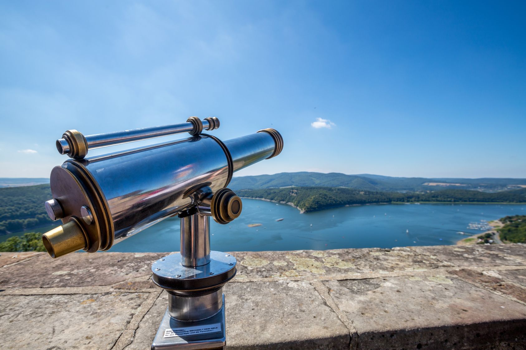 Blick auf den Edersee im Sommer von Schloß Waldeck aus