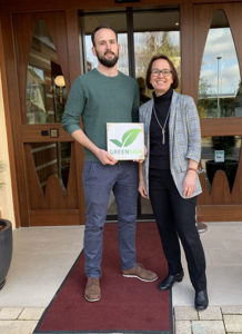 Alexander und Gudrun Erck vom Flair Hotel Erck in Bad Schönborn mit dem GreenSign Siegel