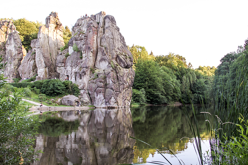 Die Externsteine im Teutoburger Wald sind ein beliebtes Ausflugsziel