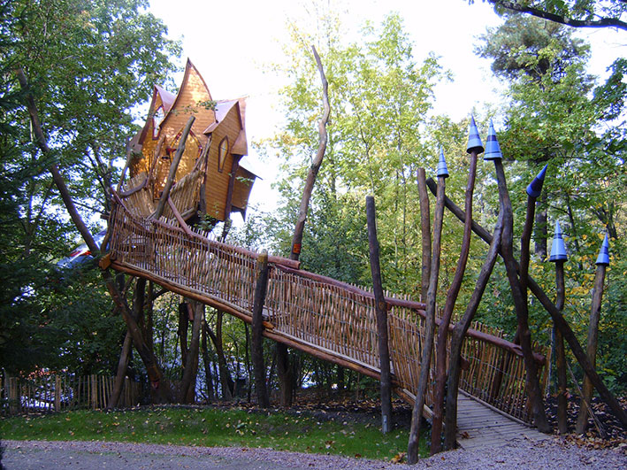 Feenwipfelschloss im Feenweltchen der Saalfelder Feengrotten