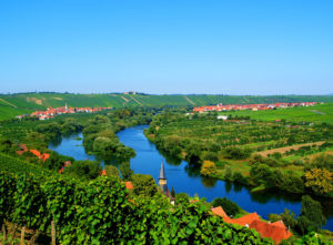 Fränkisches Weinland mit dem Main