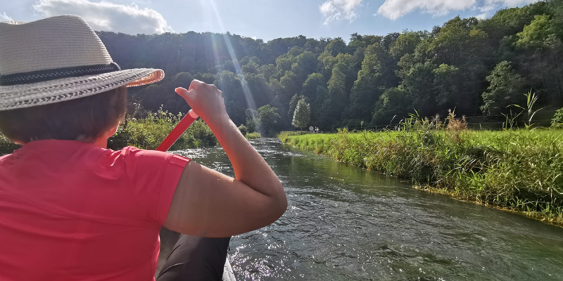 Tanja Frank bei der Kanufahrt auf der grossen Lauter