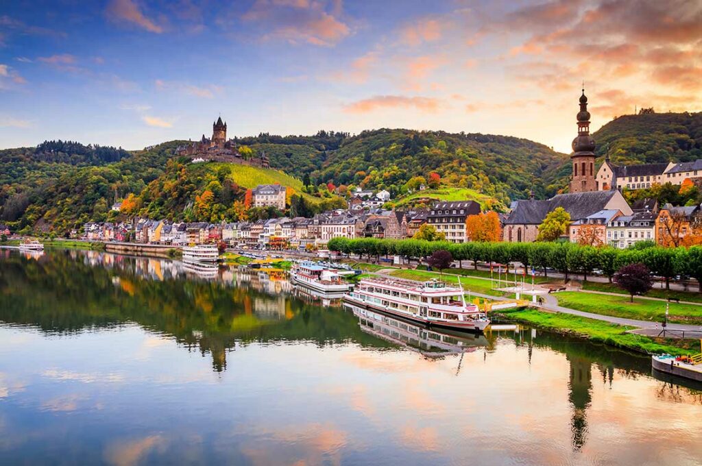 Stadtansicht von Cochem an der Mosel mit der Reichsburg